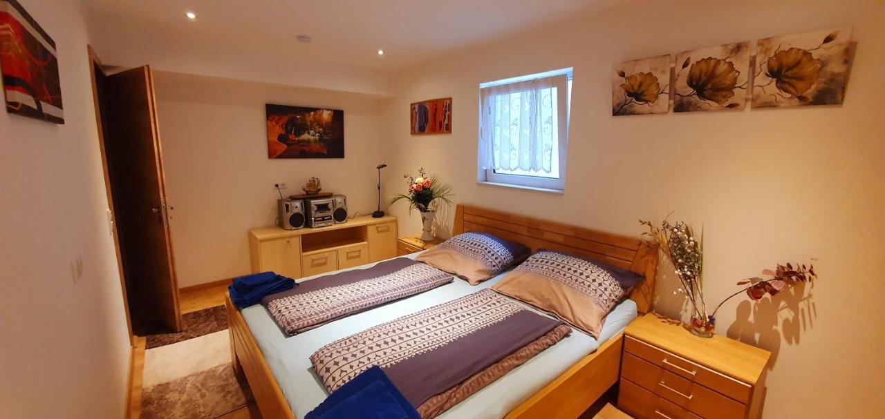 3 Z Moderne Wellnesswohnung - Sauna, Kamin, Parkplätze 65m2 Bis 6 Per * München